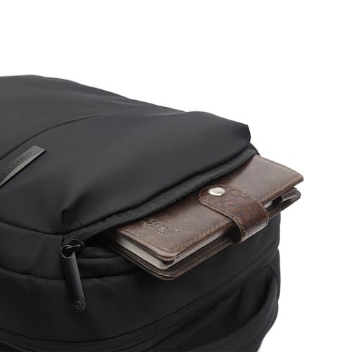 Mochila Negra Dott Cool Capital
