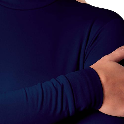 Camiseta Oscar Hackman térmica afelpada cuello alto modelo OH-CFCAD color azul marino talla mediana dama.