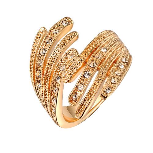 Anillo Entrelazado e Incrustaciones de Cristales Blancos Baño de Oro 18K Amor de Cristal