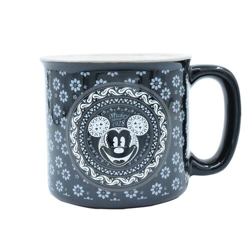 Taza esculpida de Disney Santa Mickey 15 oz.. Tazas. Librería El Sótano