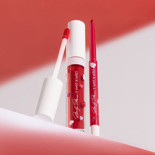 Set Labios Rojos Delineado y Gloss Marilyn Monroe Edición Limitada Wet n Wild
