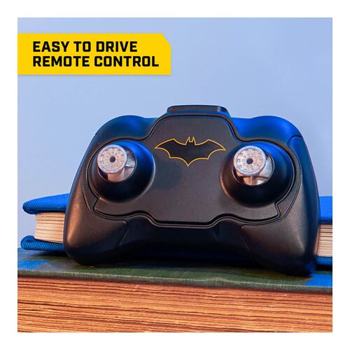 Vehículo de Control Remoto el Batimóvil Incluye Figura de Acción BATMAN RC