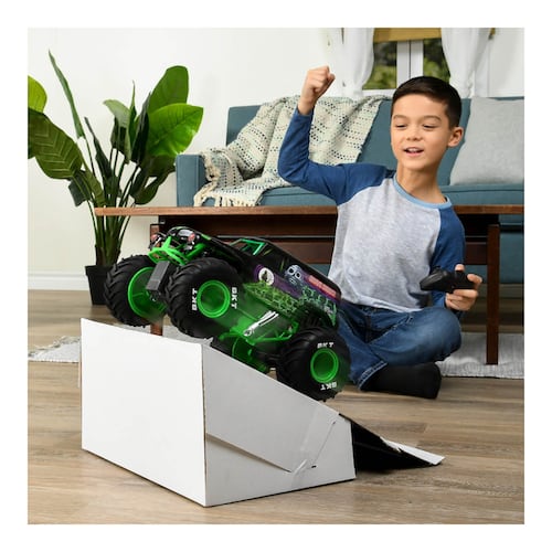 Vehículo de Control Remoto Grave Digger a Escala RC 1:15 MONSTER JAM RC