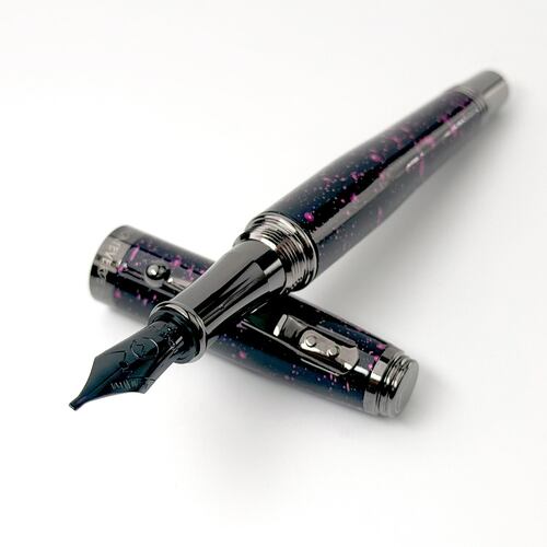 Pluma Fuente Invincia Vega Púrpura Monteverde
