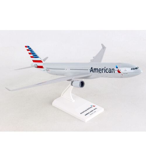 AVION COLECCIONABLE SKYMARKS AMERICAN A330-300 1/200