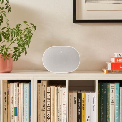 Bocina Sonos Era 300  para audio espacial envolvente WiFi y bluetooth color blanca