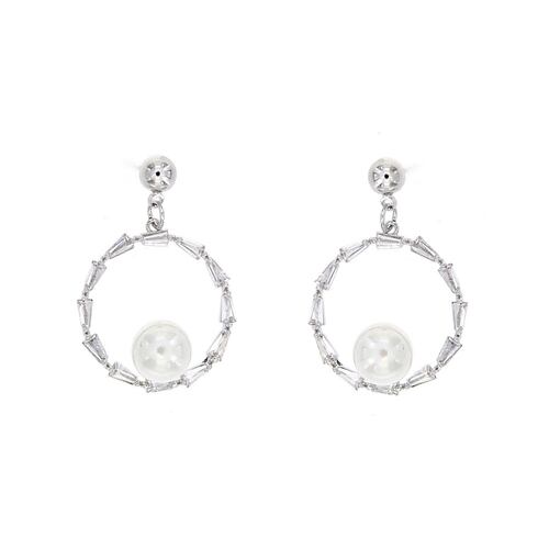 Arete Farfalla Bonettis con perlas blancas con acabado en rodio