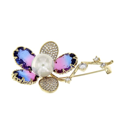 FB, Broche flor con petalos azuler y con circonita redonda l cristal con perla blanca,acabado en chapado oro