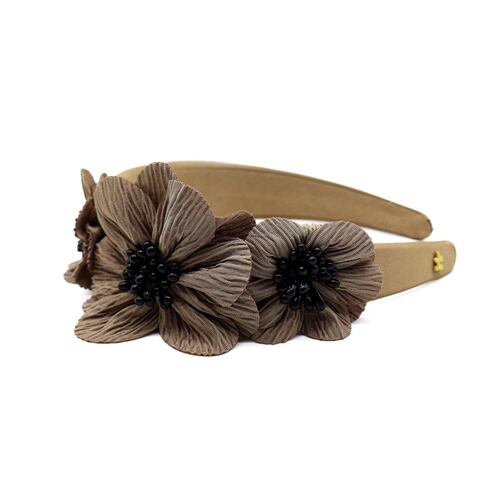 Diadema Ancha con Flores en Color Beige Pressume