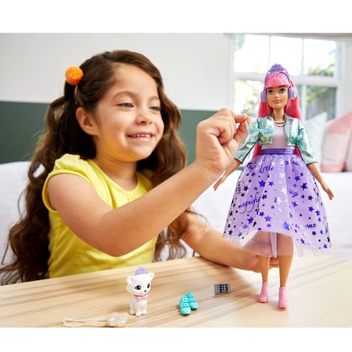 Barbie Dreamhouse Adventures Daisy Princesa Moderna Muñeca para niñas de 3 años en adelante