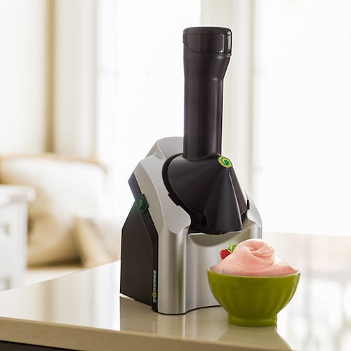 Máquina Procesadora para Helados Naturales con Fruta Congelada Yonanas Clásico 902.