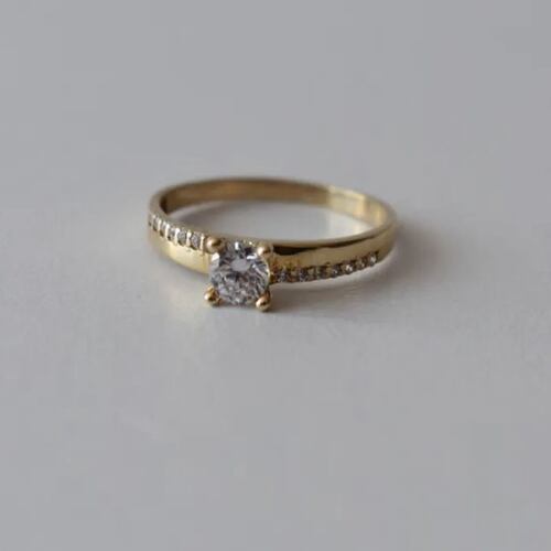 Elegante Anillo Solitario Oro 10 K + Obsequio 