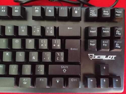 TECLADO ALAMBRICO OCELOT GAMER MECANICO SWITCH AZUL PLASTICO RGB NEGRO OGMK02 COLORES USB LED PLUG.