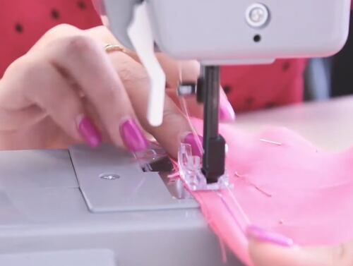 Máquina de coser JANOME sew mini deluxe gray.