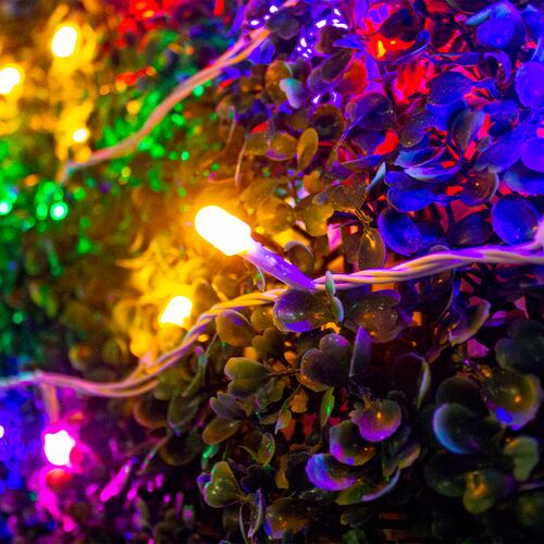 Serie Luces Multicolor 140 Led Tipo Micrófono 8funciones 7mts