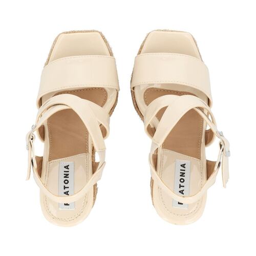 Sandalia de Plataforma Color Charol Nude Con Hebilla Ajustable