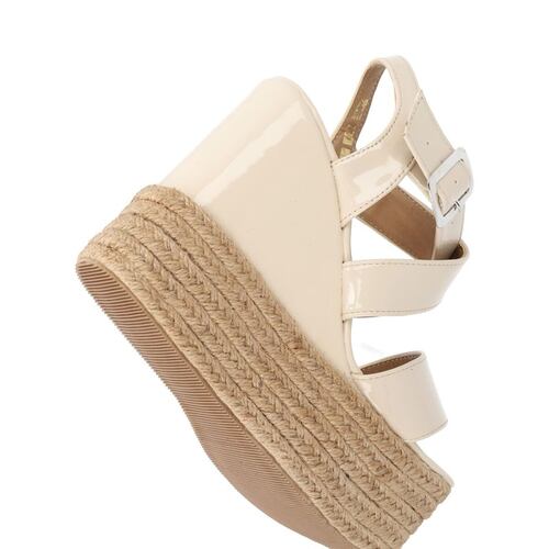Sandalia de Plataforma Color Charol Nude Con Hebilla Ajustable