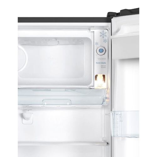  Refrigerador Hisense 7 Pies  Despachador 1.7L Negro modelo  RR63D6WBX