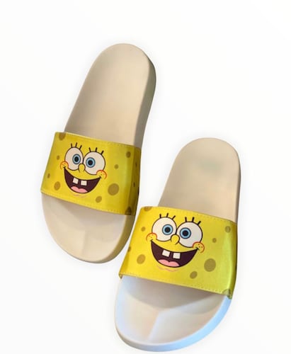 SANDALIAS CASUALES TIPO SLIDE UNISEX DISEÑO BOB ESPONJA, PATRICIO, ARENITA.