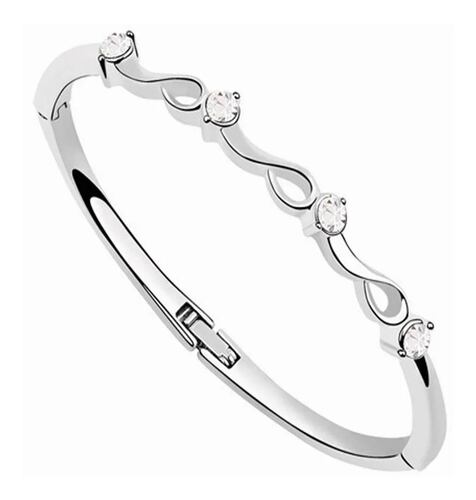 Conjunto De Joyas Para Mujer Collar, Aretes, Pulsera Color Blanco