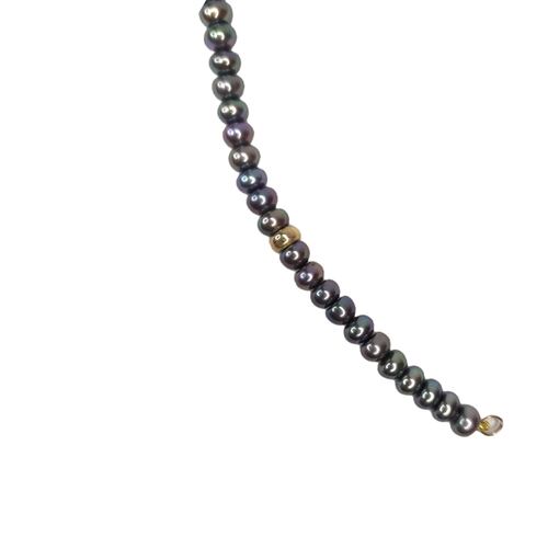 Pulsera de Perlas Botón Negras 5.5 Mm Con Donas De 14 K + Obsequio