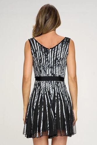 Mini Vestido Negro Con Lazo Y Pliegues Fiesta En V Miley