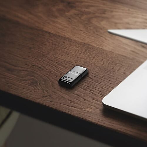 Tarjeta de Red Inalámbrica USB N300, TP-Link TL-WN823N, Negro.