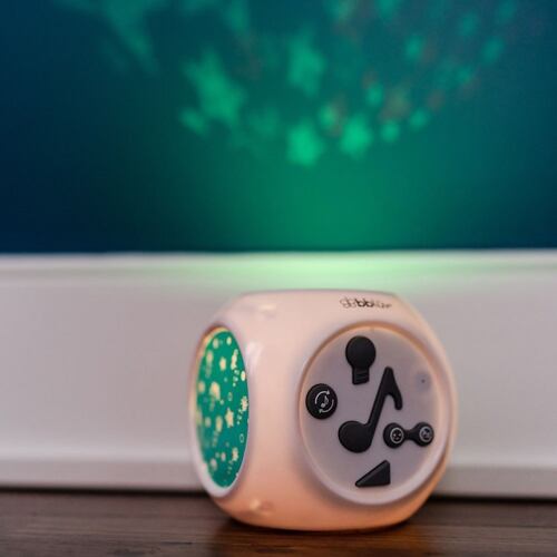 Bblüv Kübe Proyector De Luz Y Musica Para Bebe.