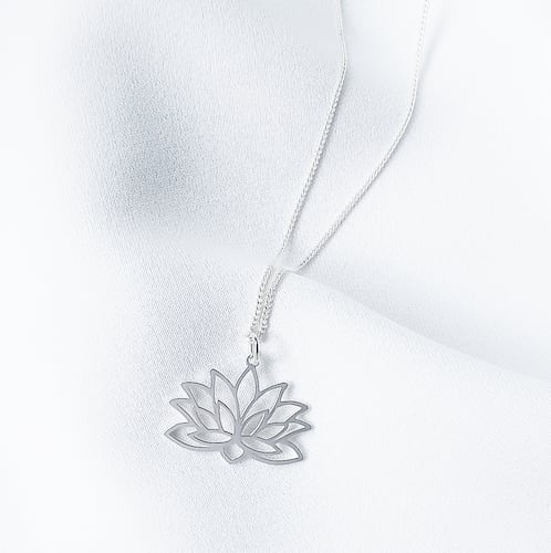 Dije Flor de loto de plata .925 con cadena, Joyería para Mujer de Anante Joyería