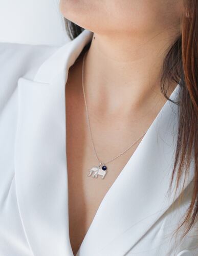 Dije de la Suerte con Elefante de Plata y Lapislázuli con Cadena Incluida por Anante Joyería