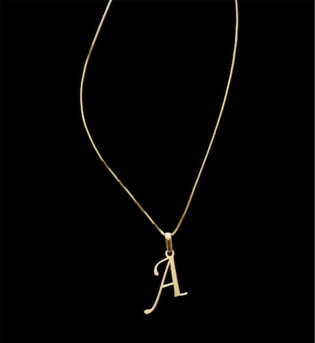 DIJE INICIAL LETRA "A" C/CADENA EN ORO DE 14K