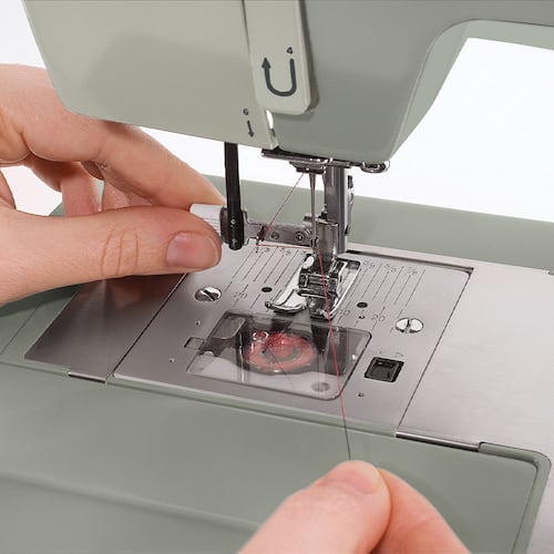 Maquina de coser SINGER Facilita Pro 4452 32 puntadas 4 prensatelas