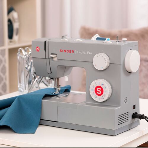 Maquina de coser SINGER Facilita Pro 4452 32 puntadas 4 prensatelas