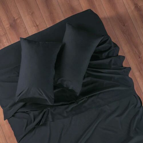 Juego Sábanas Matrimonial Esencial Negro Poliéster Colchas Concord.