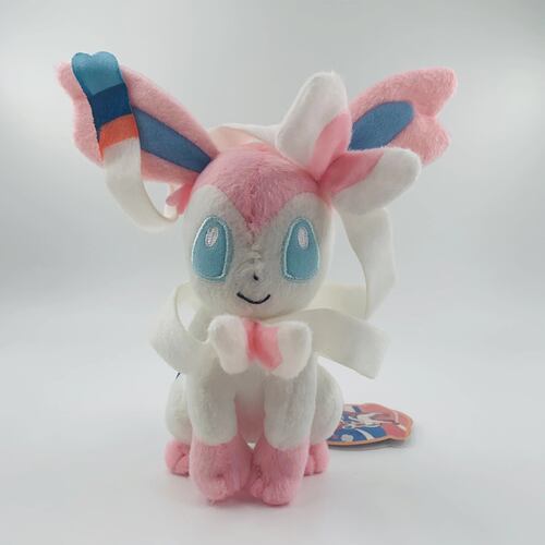 Peluche Pokémon Sylveon De 20 Cm