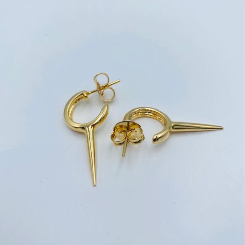 Aretes Pico- Baño de oro 18K- Aretes dorados