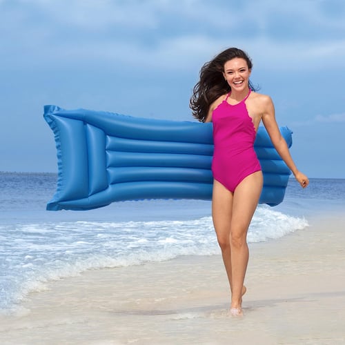 Cama Montable Flotador Inflable Colorido Mate 183 Cm Bestway.