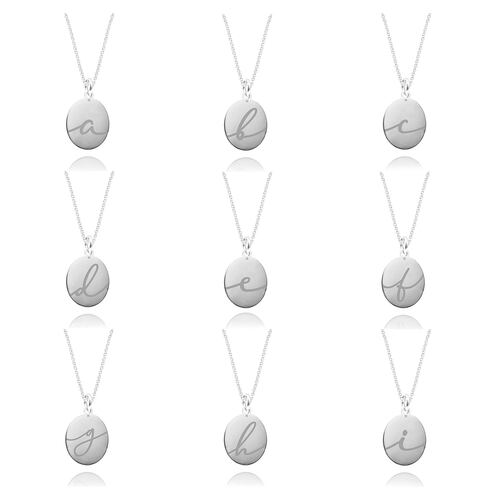 Medalla ovalada con inicial de Plata, Colección Alma, Joyería para Mujer de Anante Joyería.