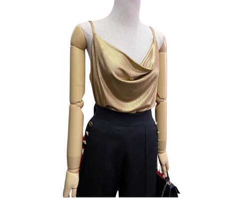 Blusa de tirantes cowl neck brillosa