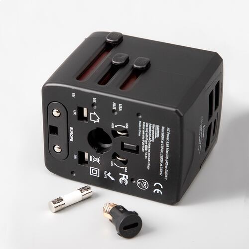 Adaptador de viaje internacional con enchufe universal, 3 puertos USB y 1 Tipo C, ideal para más de 160 países