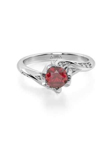 ANILLO DE COMPROMISO 10K ORO BLANCO CON PIEDRA ROJA BELLA ABBA JOYAS.