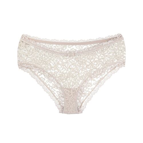 Boxer elaborado en encaje con sensuales trasparencias y fino encaje.  Marca: Odisea..