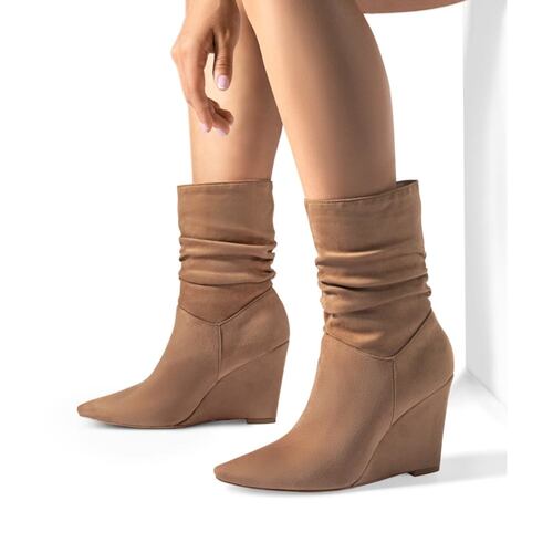 Botas de vestir Schatz color camel con arruga en tubo y tacón alto de cuña, mod. 1090111