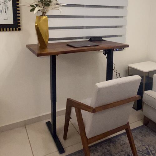 Escritorio De Altura Ajustable Estilo Nordico Marca Nordesks.