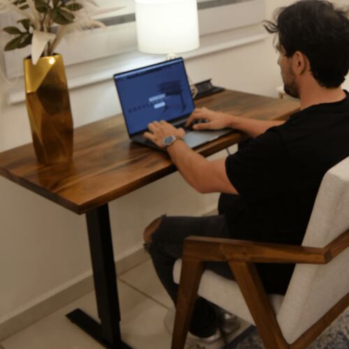 Escritorio De Altura Ajustable Estilo Nordico Marca Nordesks.