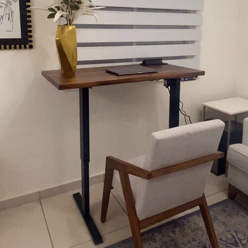 Escritorio De Altura Ajustable Estilo Nordico Marca Nordesks.