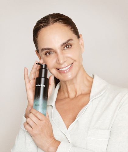 Gel Hidratante Facial Skindion con Ácido Hialurónico y Colágeno.