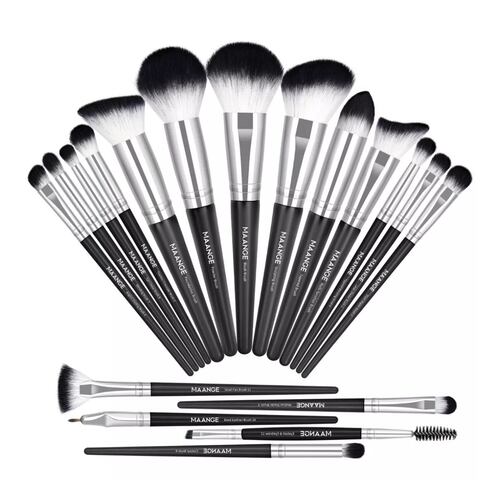 Set De Brochas Maquillaje Profesional 18 Piezas, Color Negro + Plata