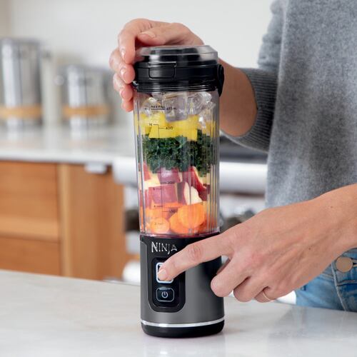 Licuadora portátil Ninja BC151BK 532.32 ml, recargable, negro 