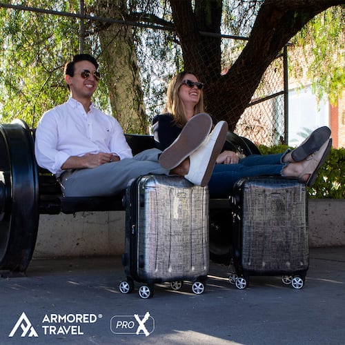 Maleta de mano carry-on cabina policarbonato Pro-x Luna 20 pulgadas capacidad 10 kg rígida con cierre expandible candado de seguridad tsa-lock Armored Travel
